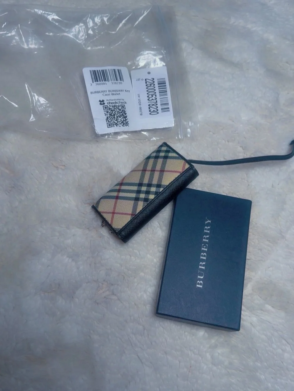 Key holder with Burberry box
